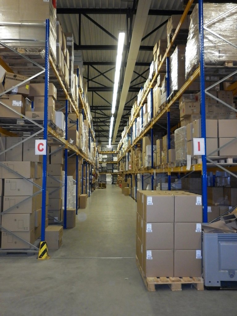 Free warehouse interior photo